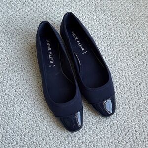Anne Klein Carlie Cap Toe Dress Flats patent toe - Navy Blue size 10 - worn 1x